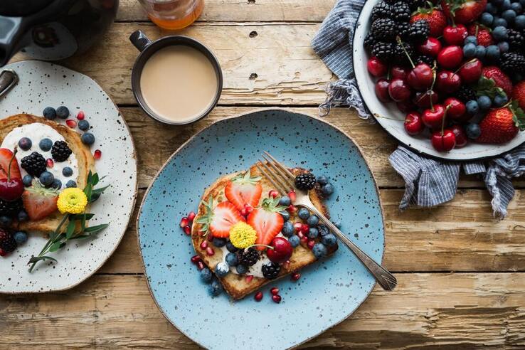 senior citizen breakfast plates