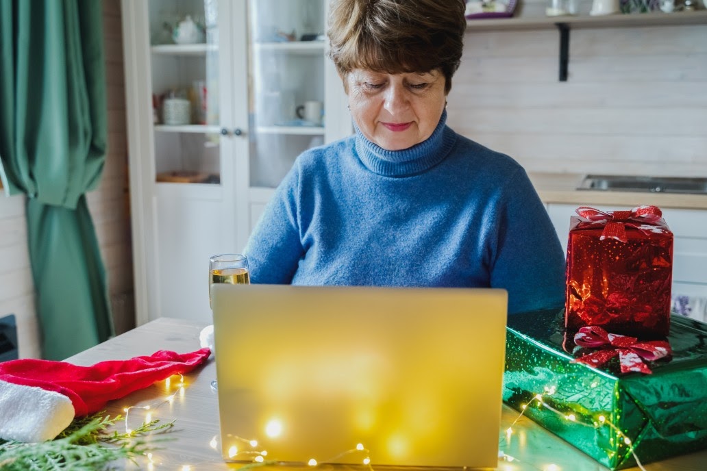 How To Entertain Elderly Parents During The Holiday Season